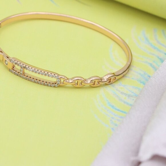 Elegant Rose Gold Bangle with Crystal-Studded Elongated Frame, XPBL0452 - Picture 4 of 12